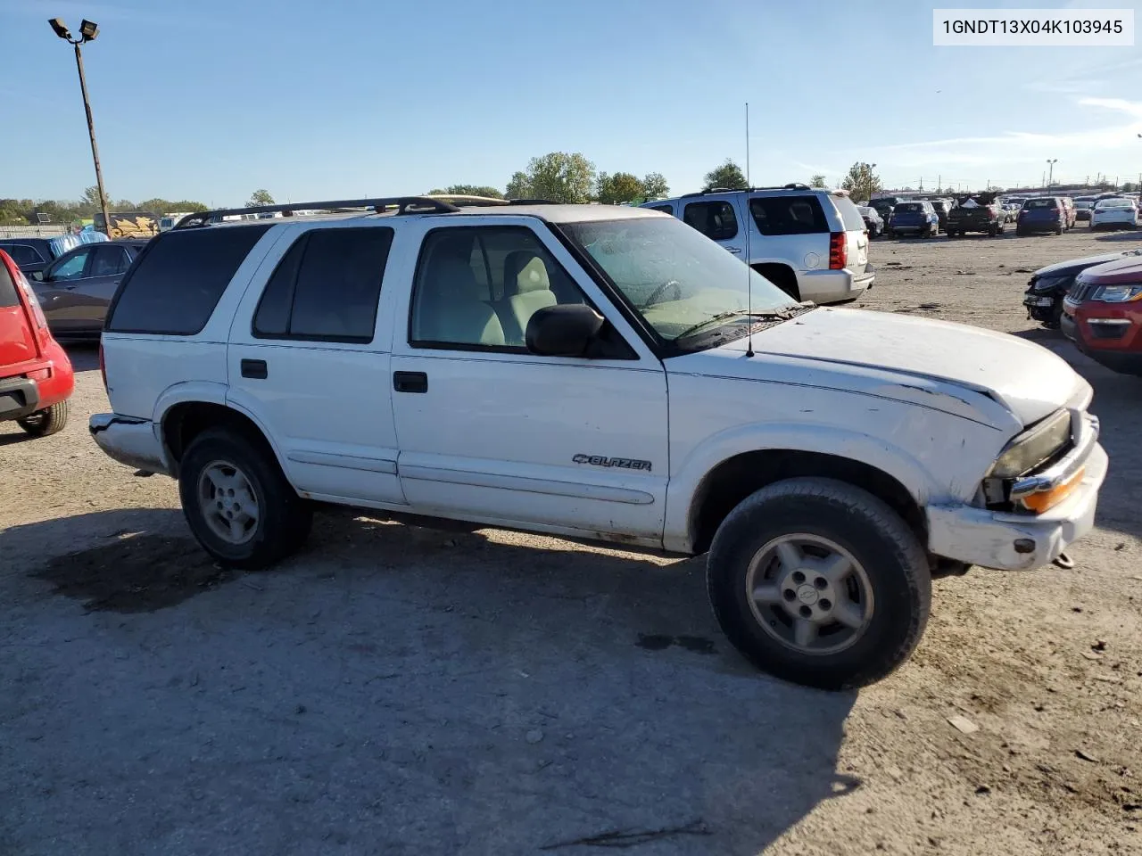 2004 Chevrolet Blazer VIN: 1GNDT13X04K103945 Lot: 73645864