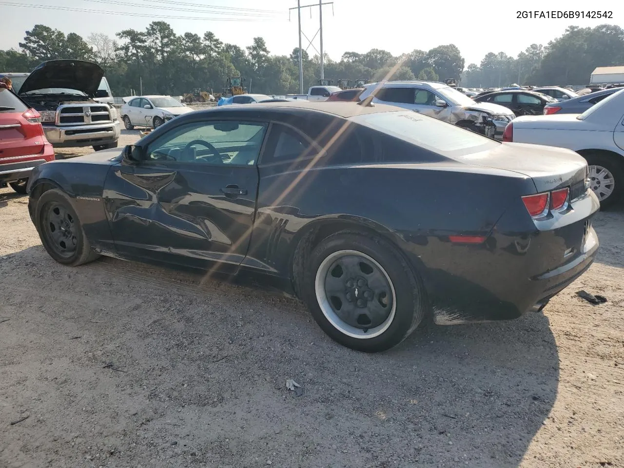 2011 Chevrolet Camaro Ls VIN: 2G1FA1ED6B9142542 Lot: 66114394