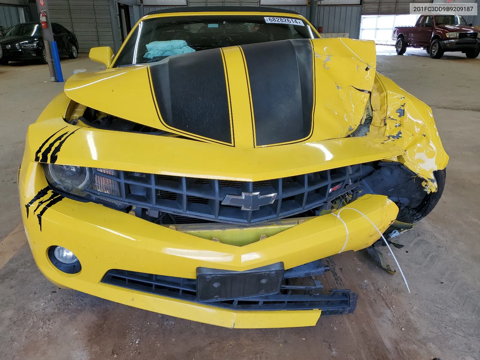 2G1FC3DD9B9209187 2011 Chevrolet Camaro Lt