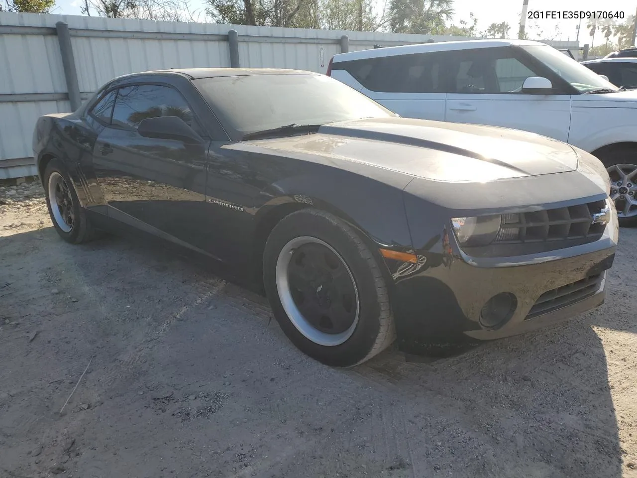 2013 Chevrolet Camaro Ls VIN: 2G1FE1E35D9170640 Lot: 75854564