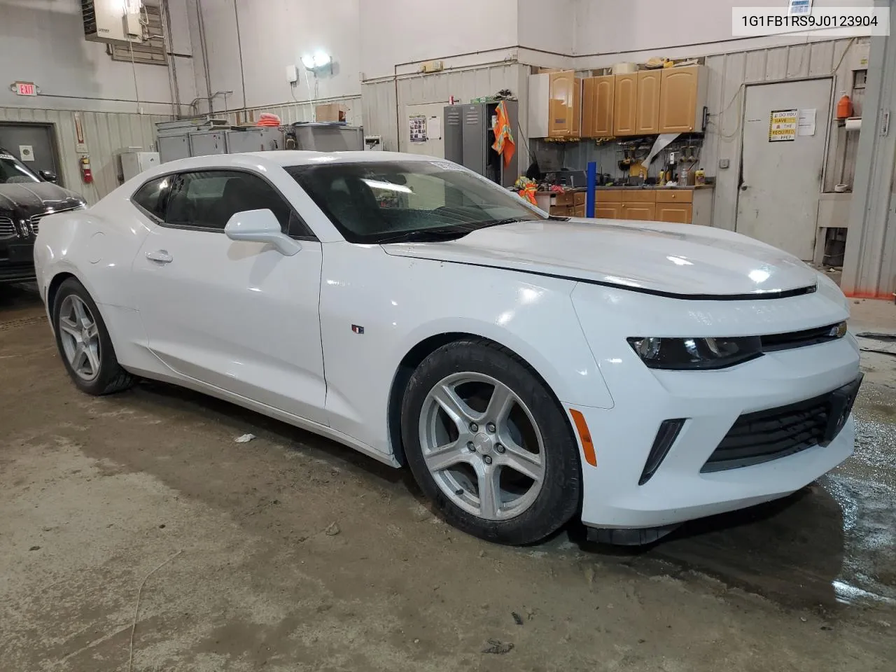 1G1FB1RS9J0123904 2018 Chevrolet Camaro Lt