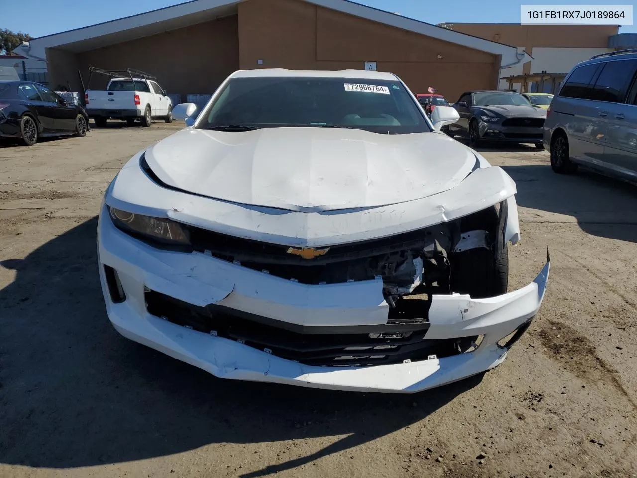 1G1FB1RX7J0189864 2018 Chevrolet Camaro Lt