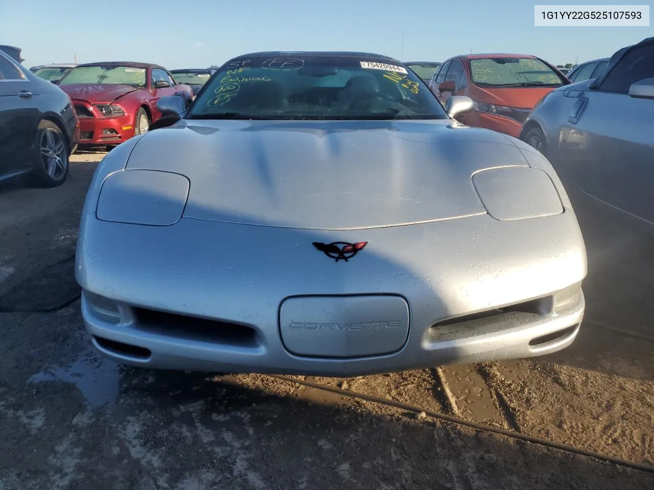 2002 Chevrolet Corvette VIN: 1G1YY22G525107593 Lot: 75420944