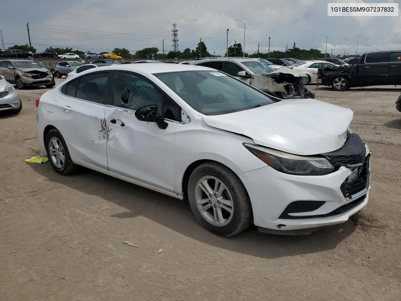 1G1BE5SM9G7237832 2016 Chevrolet Cruze Lt