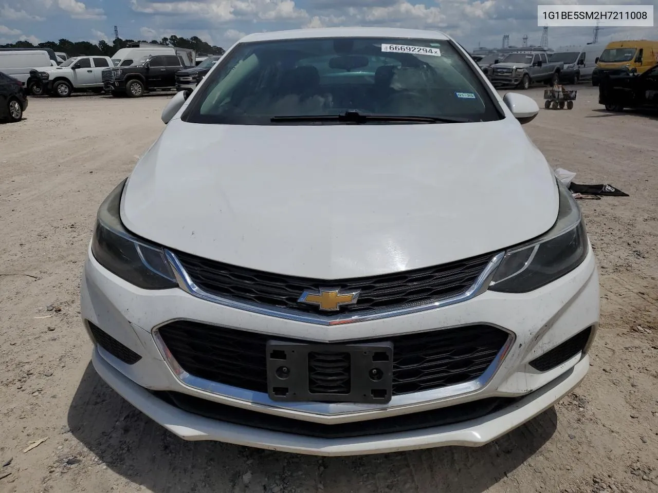 2017 Chevrolet Cruze Lt VIN: 1G1BE5SM2H7211008 Lot: 66692294