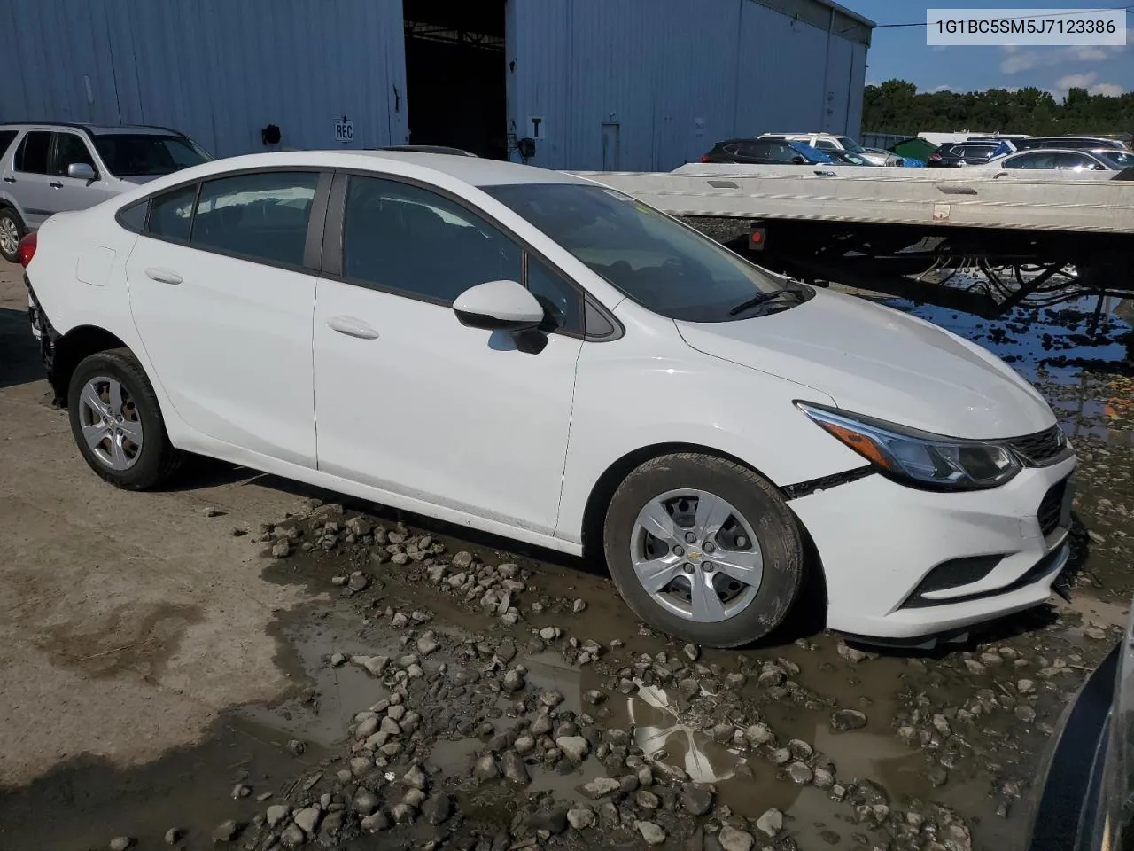 2018 Chevrolet Cruze Ls VIN: 1G1BC5SM5J7123386 Lot: 71439584