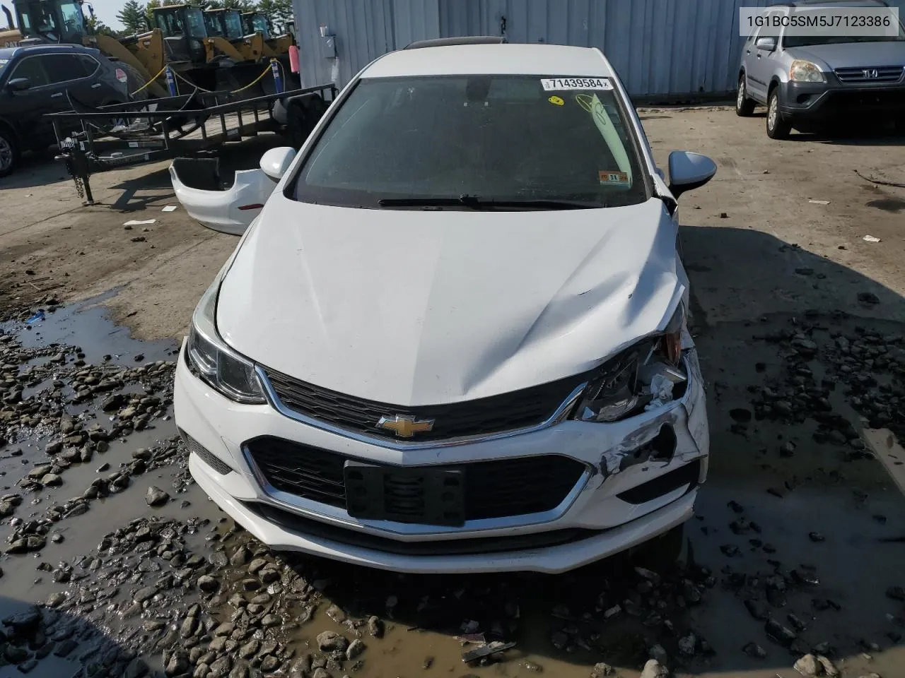 2018 Chevrolet Cruze Ls VIN: 1G1BC5SM5J7123386 Lot: 71439584