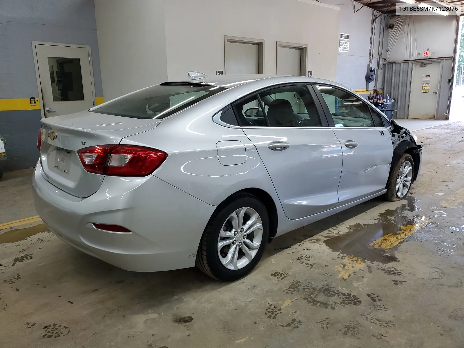 2019 Chevrolet Cruze Lt VIN: 1G1BE5SM7K7123076 Lot: 63631984