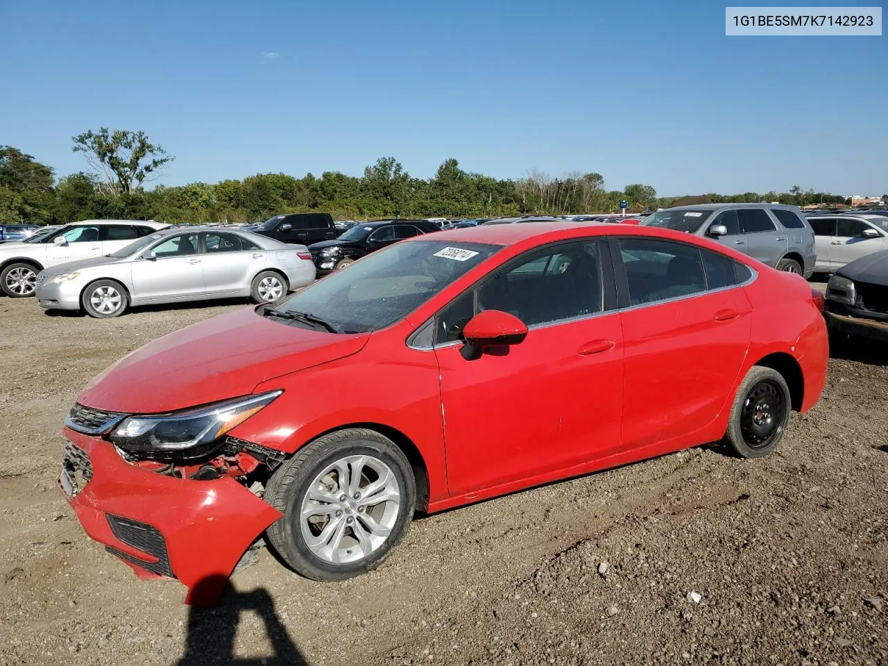 2019 Chevrolet Cruze Lt VIN: 1G1BE5SM7K7142923 Lot: 72358214