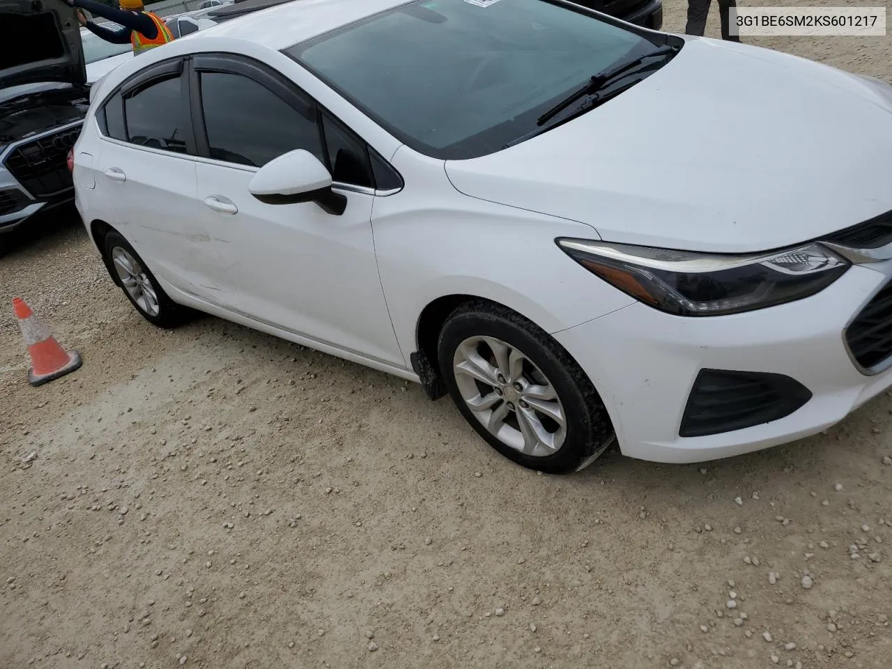 3G1BE6SM2KS601217 2019 Chevrolet Cruze Lt