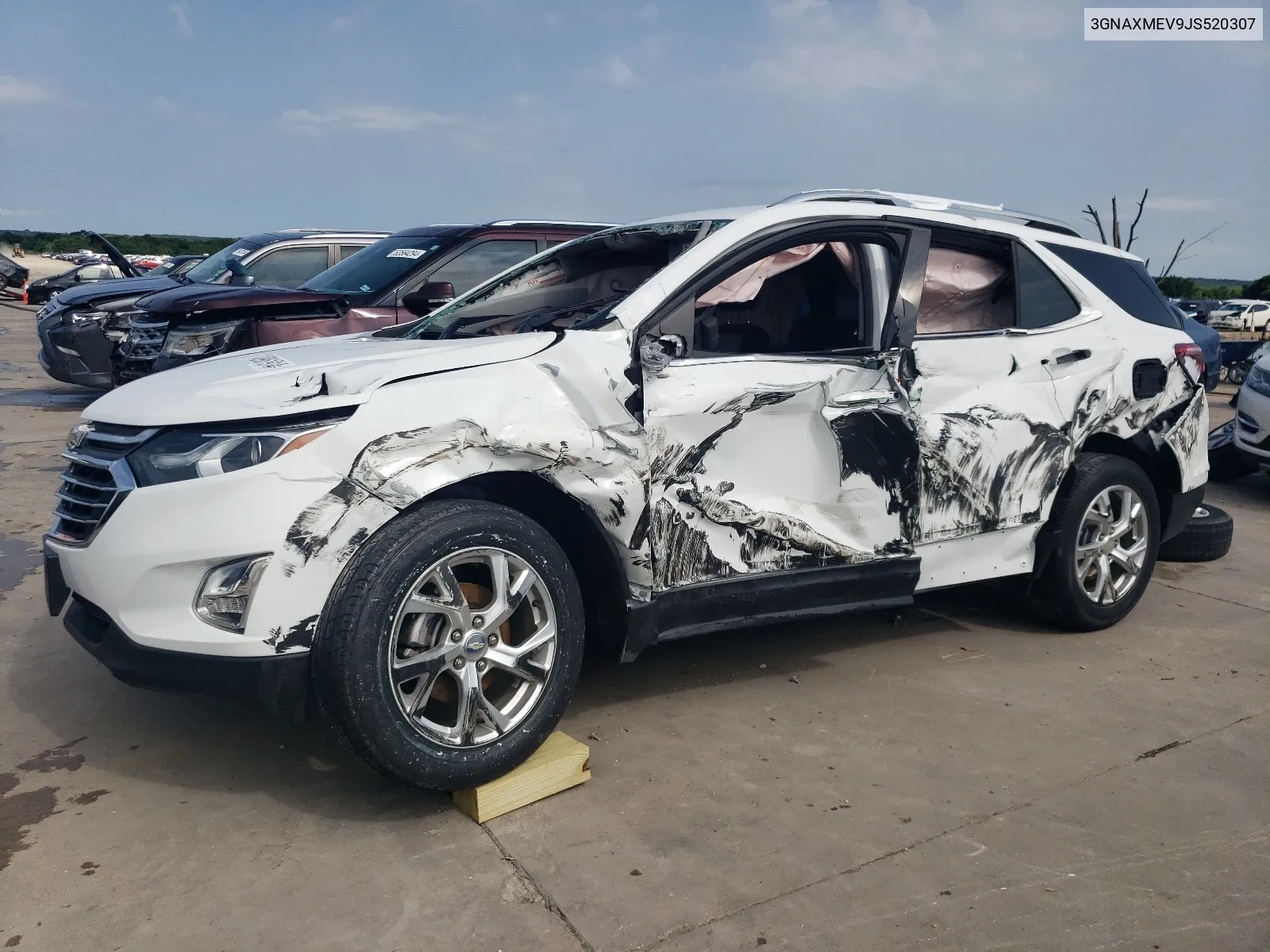 3GNAXMEV9JS520307 2018 Chevrolet Equinox Premier