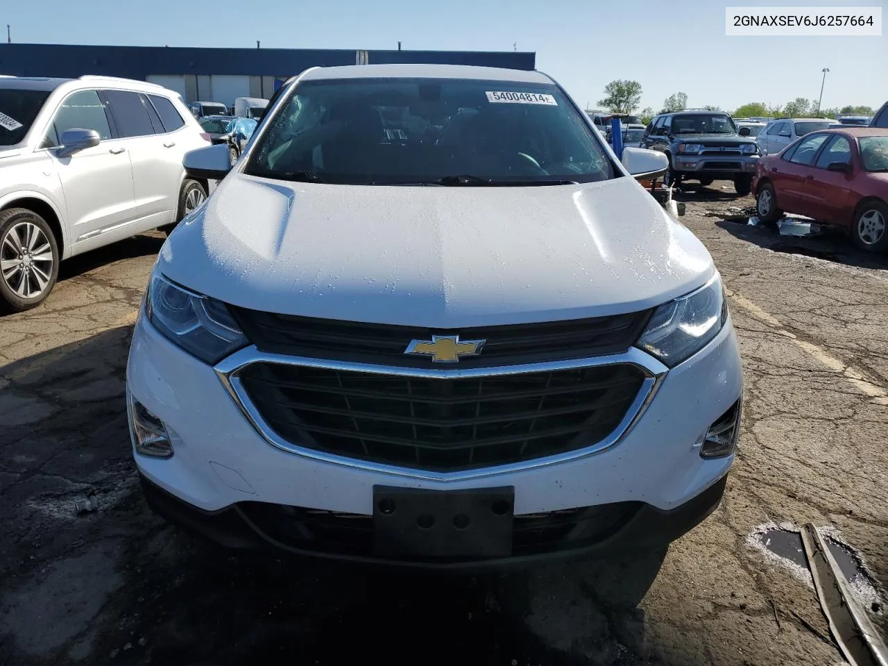 2GNAXSEV6J6257664 2018 Chevrolet Equinox Lt