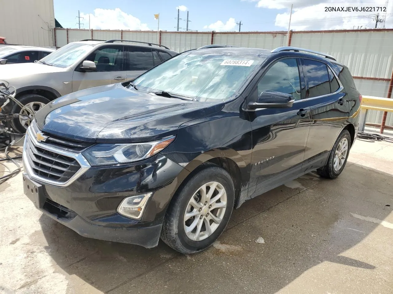 2GNAXJEV6J6221712 2018 Chevrolet Equinox Lt