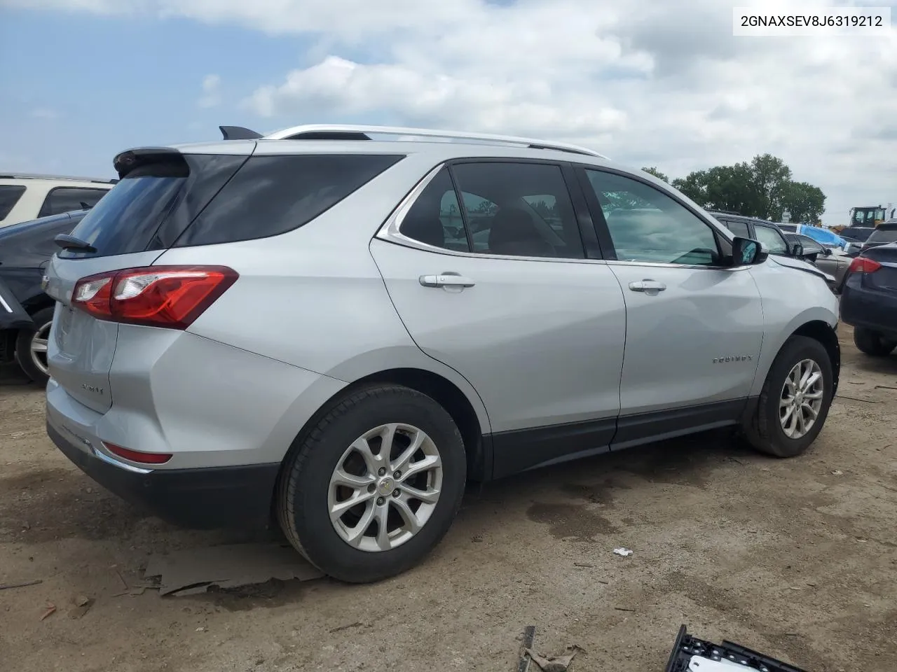 2GNAXSEV8J6319212 2018 Chevrolet Equinox Lt