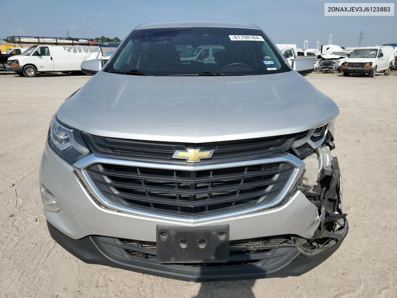 2GNAXJEV3J6123883 2018 Chevrolet Equinox Lt