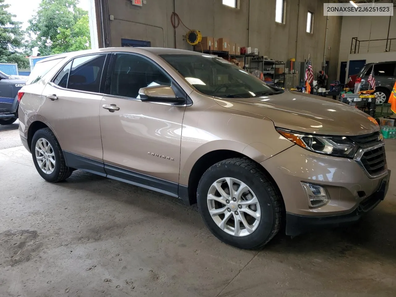 2GNAXSEV2J6251523 2018 Chevrolet Equinox Lt