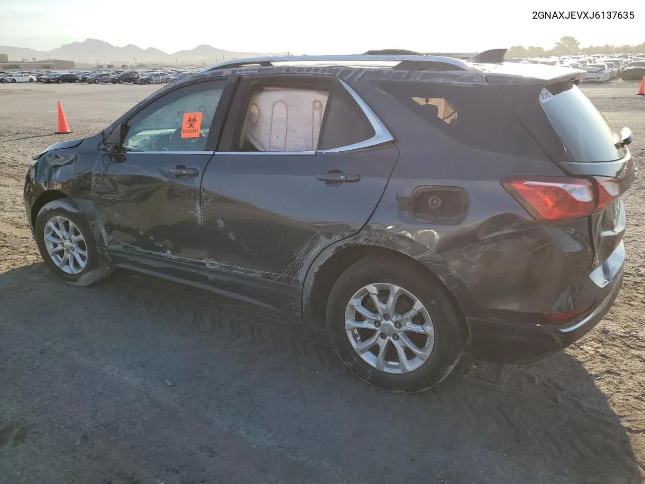 2GNAXJEVXJ6137635 2018 Chevrolet Equinox Lt