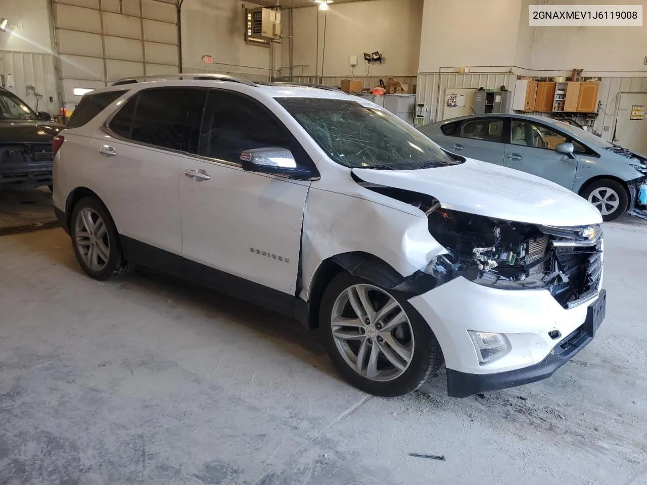 2GNAXMEV1J6119008 2018 Chevrolet Equinox Premier