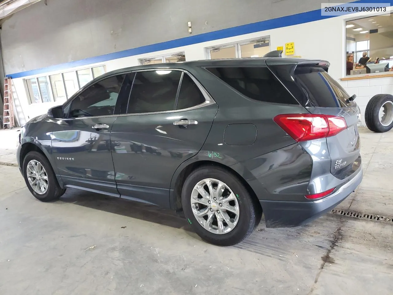 2GNAXJEV8J6301013 2018 Chevrolet Equinox Lt