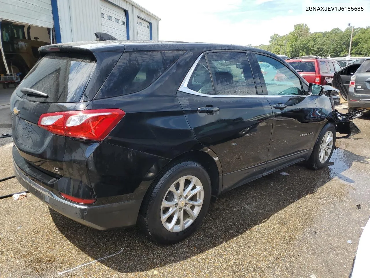 2GNAXJEV1J6185685 2018 Chevrolet Equinox Lt