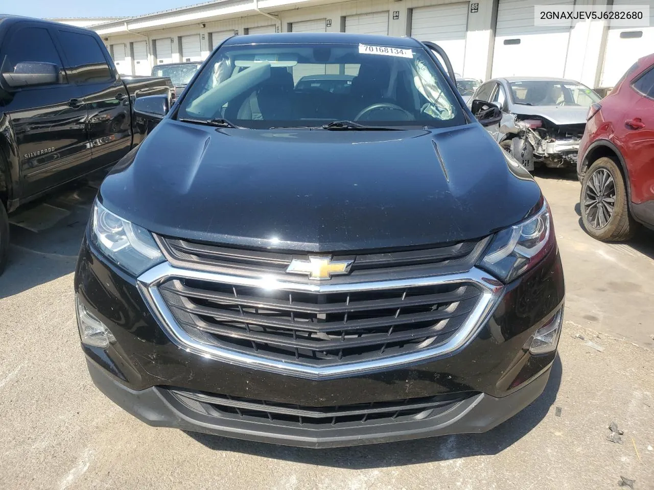 2GNAXJEV5J6282680 2018 Chevrolet Equinox Lt