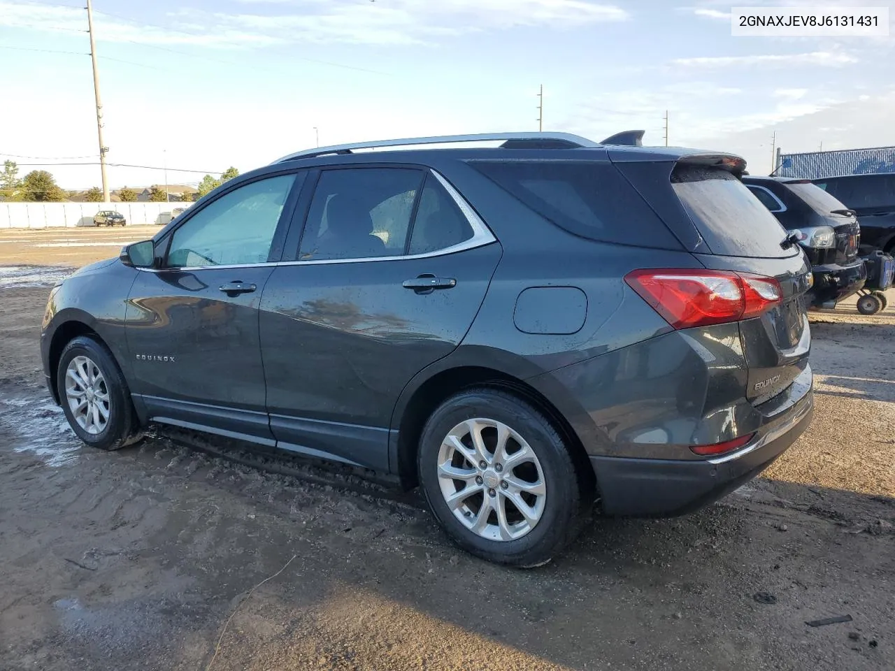 2GNAXJEV8J6131431 2018 Chevrolet Equinox Lt