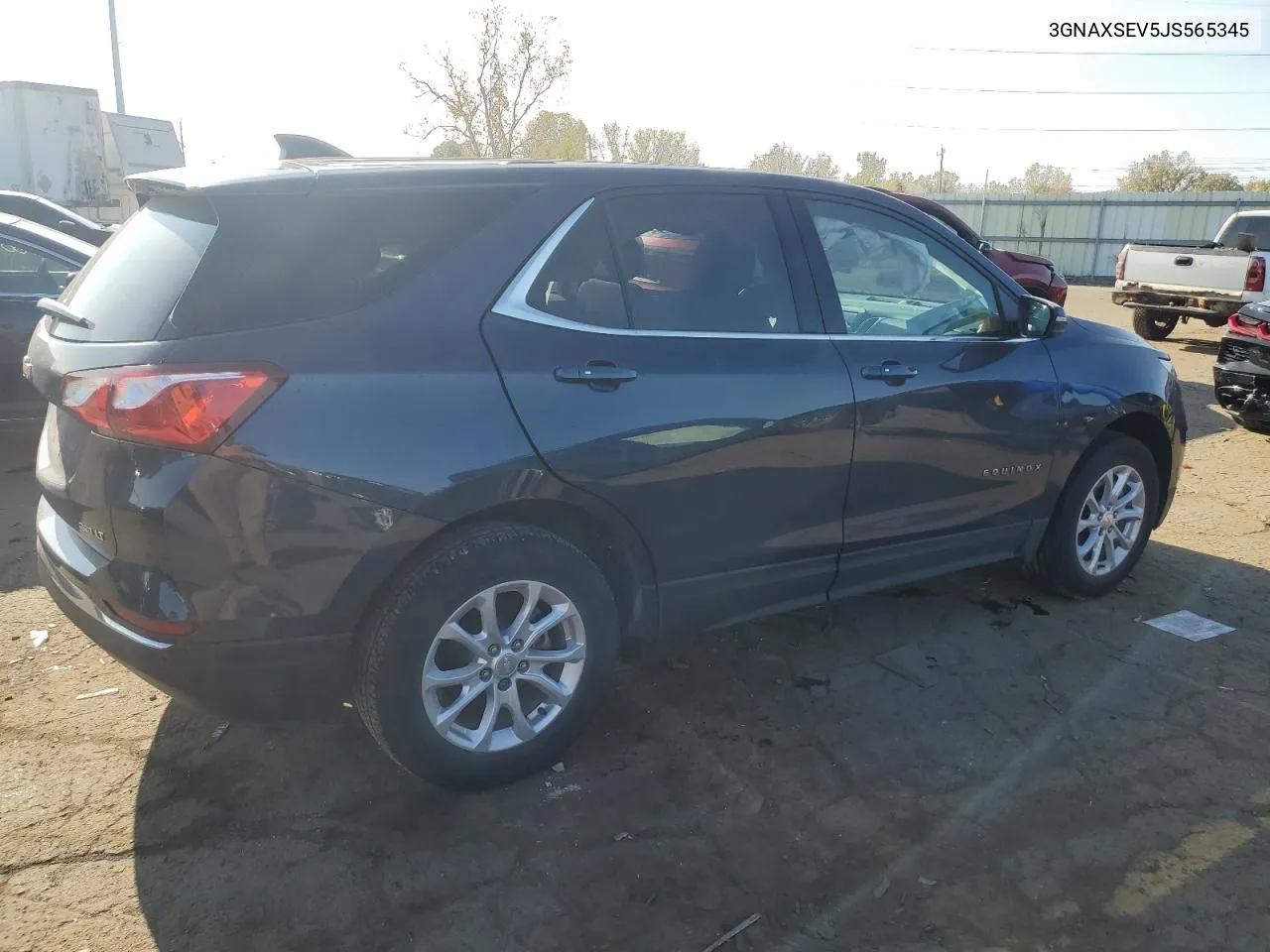 2018 Chevrolet Equinox Lt VIN: 3GNAXSEV5JS565345 Lot: 76205644