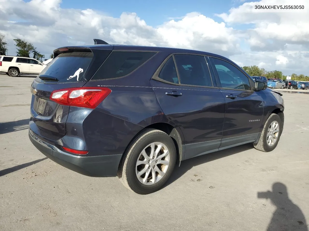 2018 Chevrolet Equinox Ls VIN: 3GNAXHEV5JS563050 Lot: 76970604