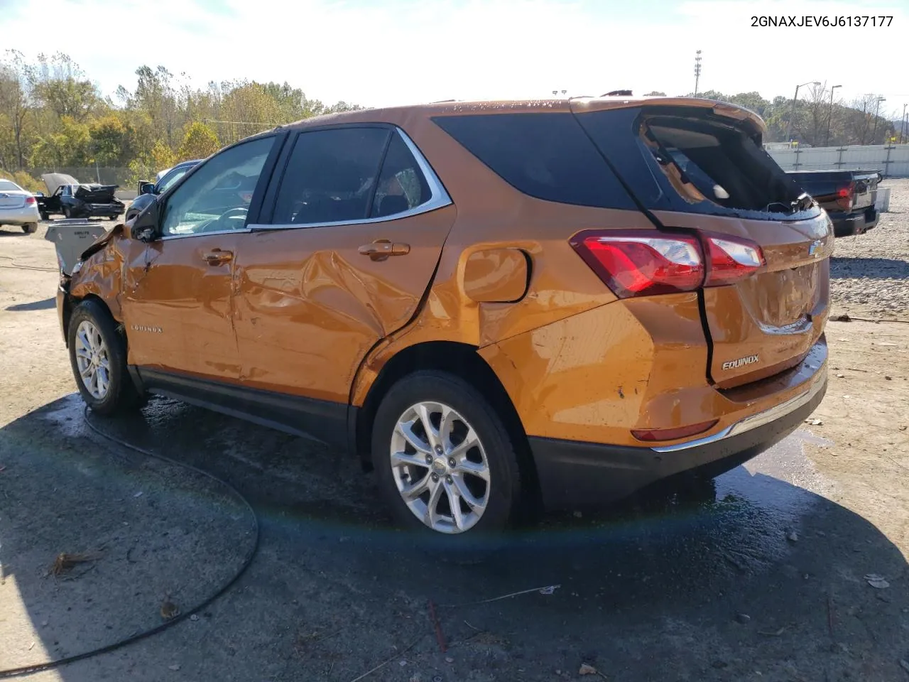 2GNAXJEV6J6137177 2018 Chevrolet Equinox Lt