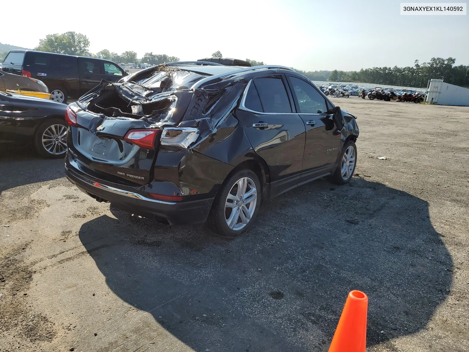 3GNAXYEX1KL140592 2019 Chevrolet Equinox Premier