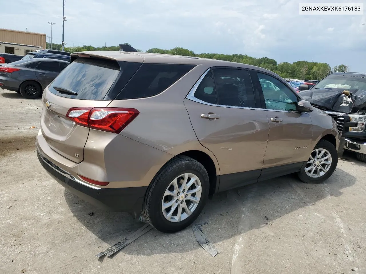 2GNAXKEVXK6176183 2019 Chevrolet Equinox Lt