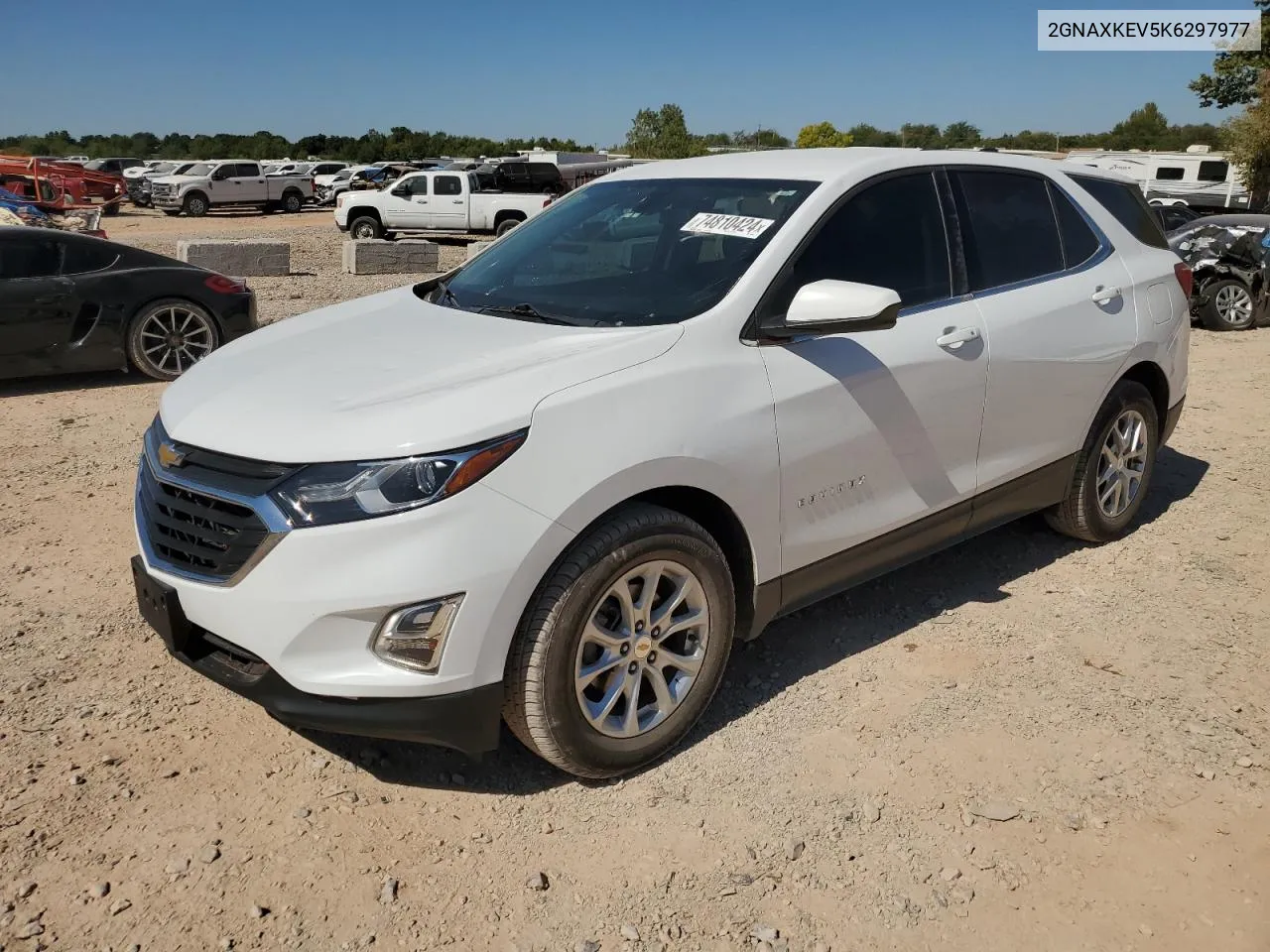 2019 Chevrolet Equinox Lt VIN: 2GNAXKEV5K6297977 Lot: 74810424