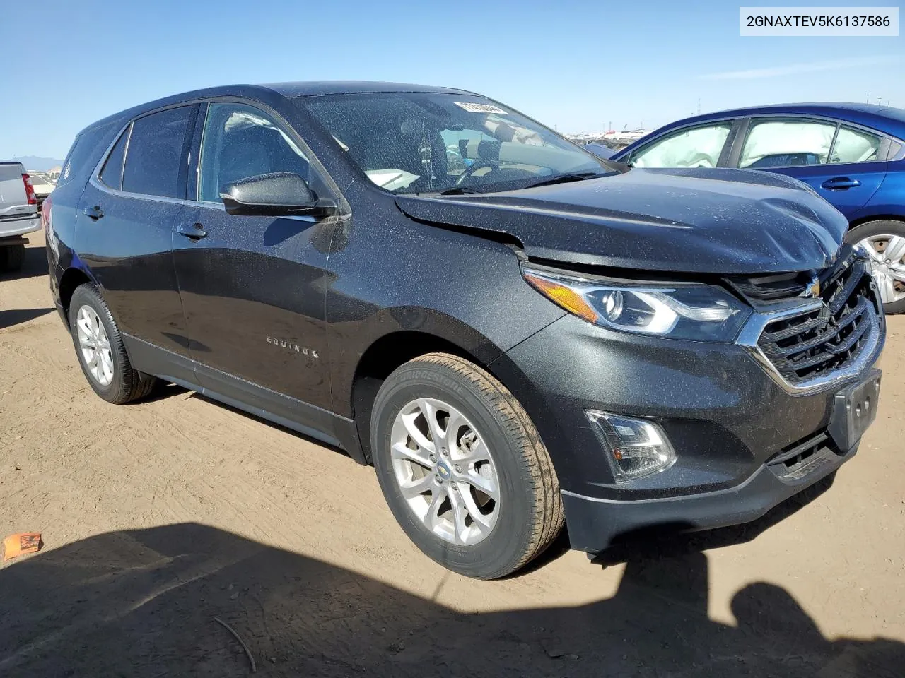 2GNAXTEV5K6137586 2019 Chevrolet Equinox Lt