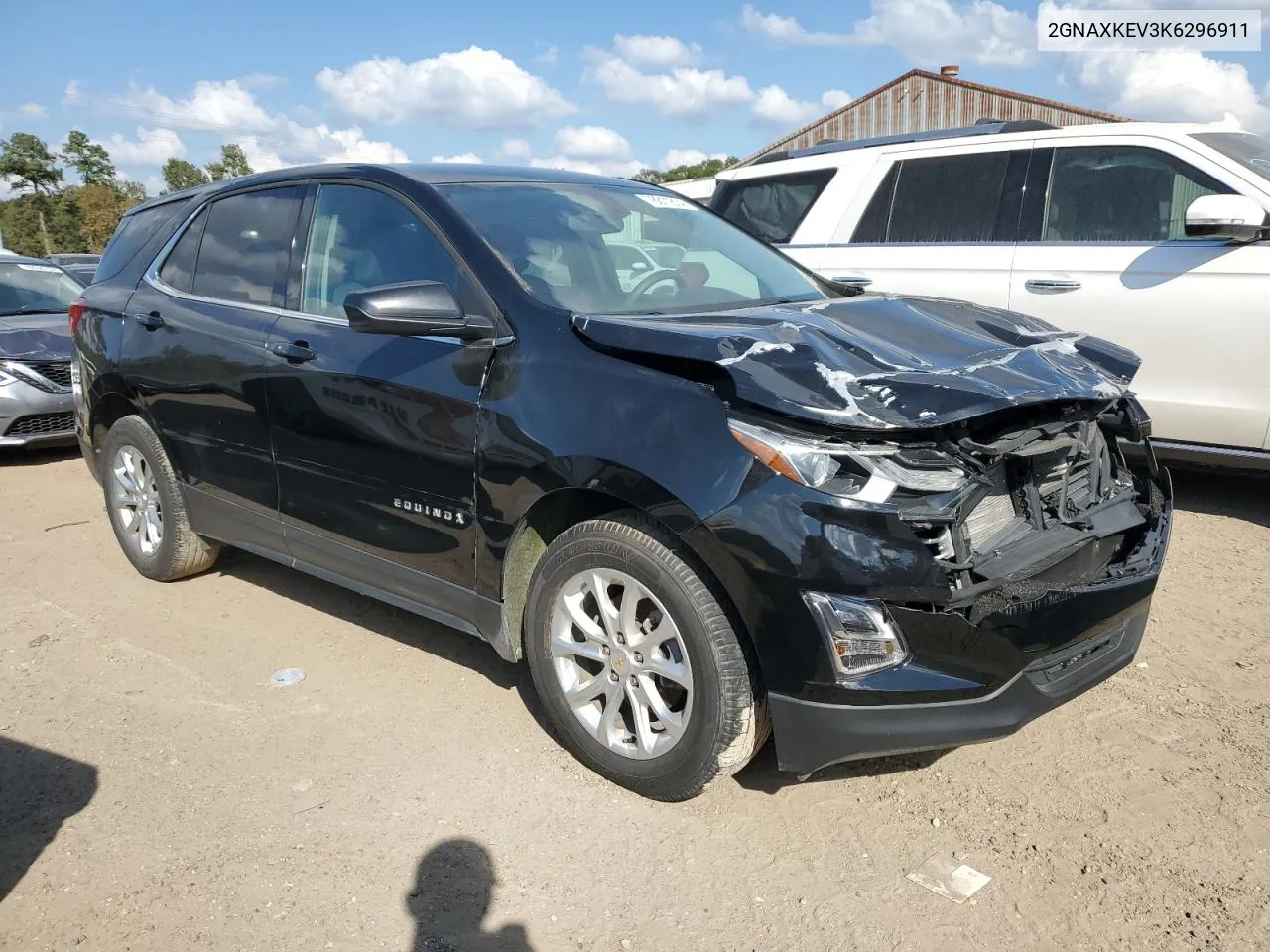 2GNAXKEV3K6296911 2019 Chevrolet Equinox Lt