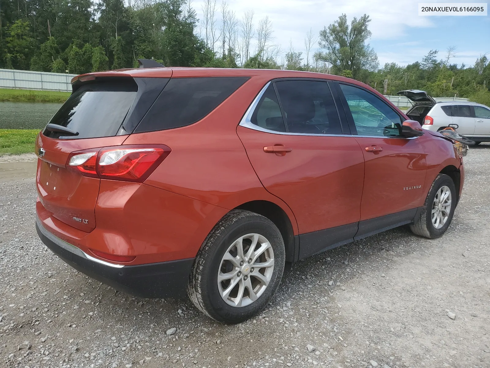 2GNAXUEV0L6166095 2020 Chevrolet Equinox Lt