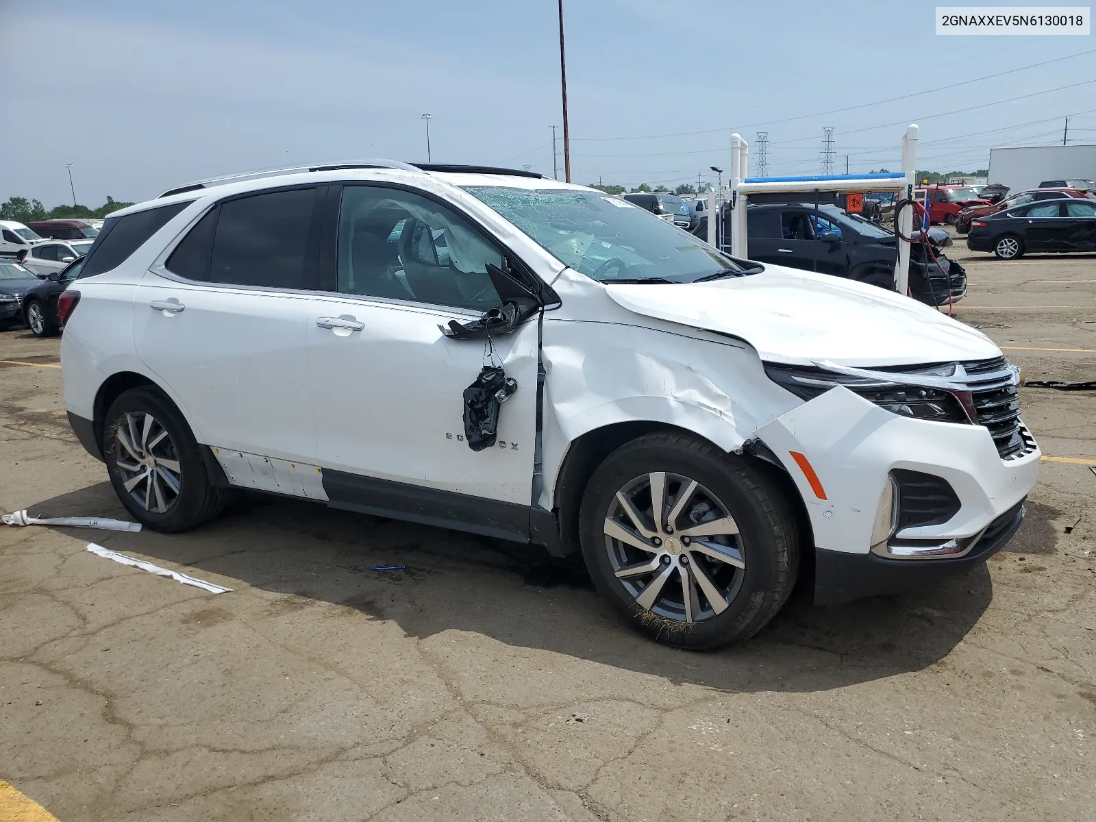 2GNAXXEV5N6130018 2022 Chevrolet Equinox Premier