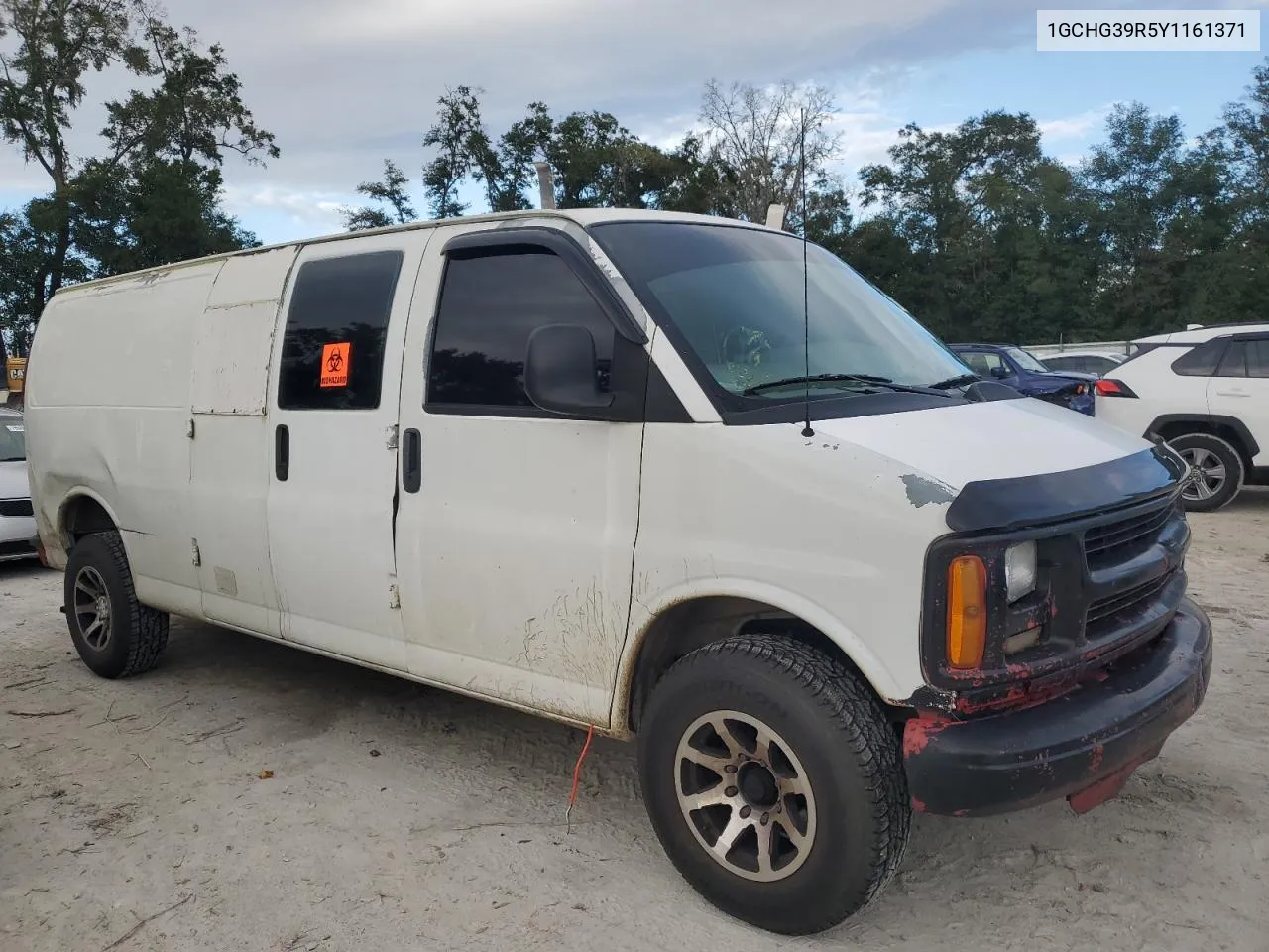 2000 Chevrolet Express G3500 VIN: 1GCHG39R5Y1161371 Lot: 80087914