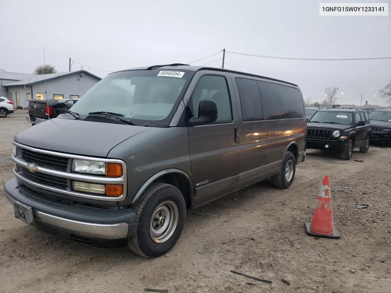 2000 Chevrolet Express G1500 VIN: 1GNFG15W0Y1233141 Lot: 80945354