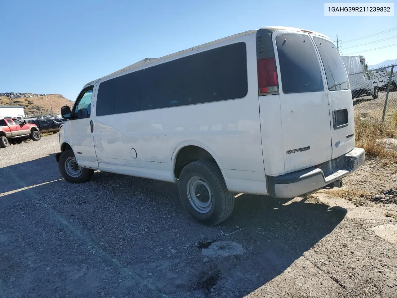 2001 Chevrolet Express G3500 VIN: 1GAHG39R211239832 Lot: 76888974