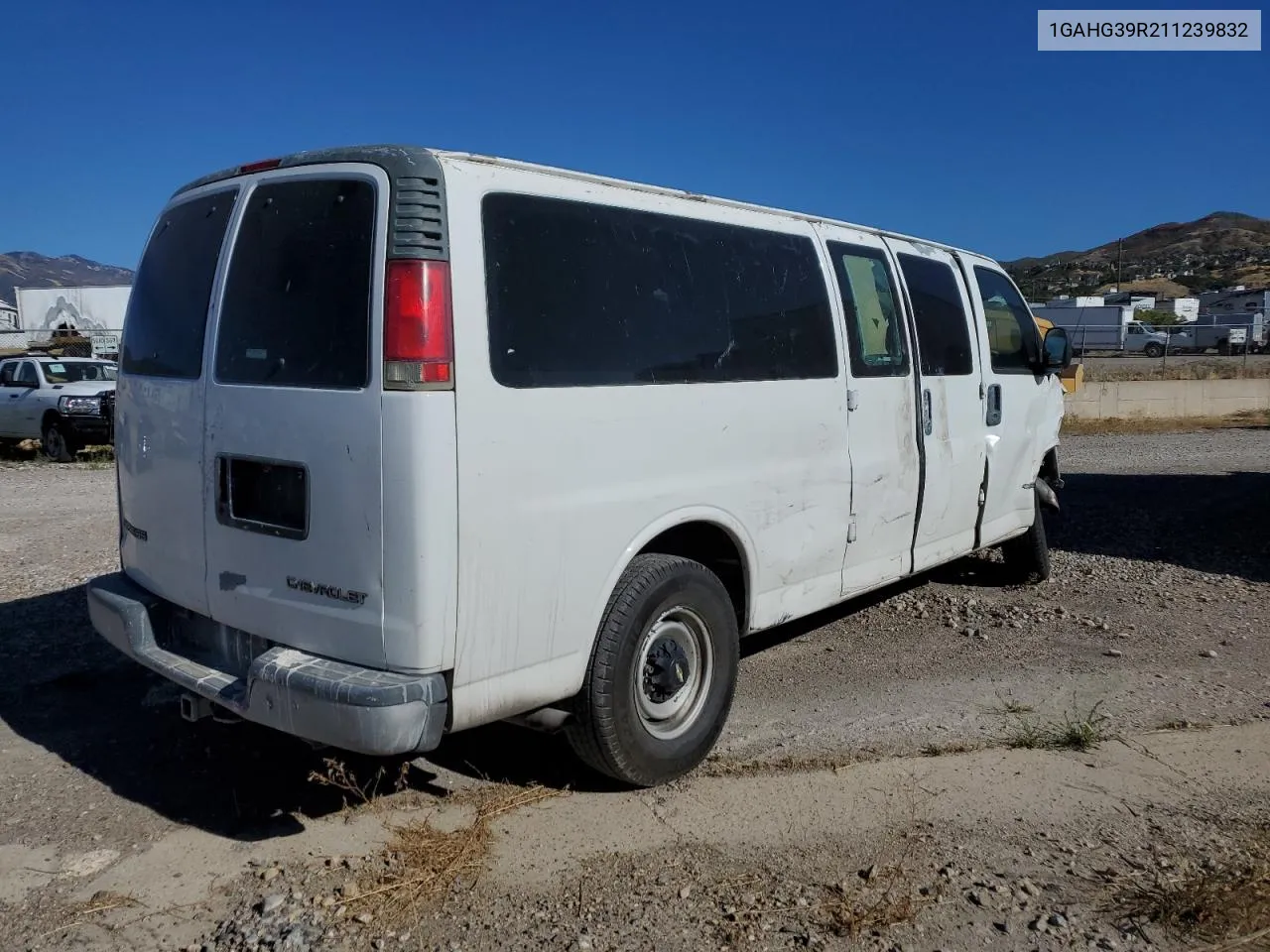 2001 Chevrolet Express G3500 VIN: 1GAHG39R211239832 Lot: 76888974