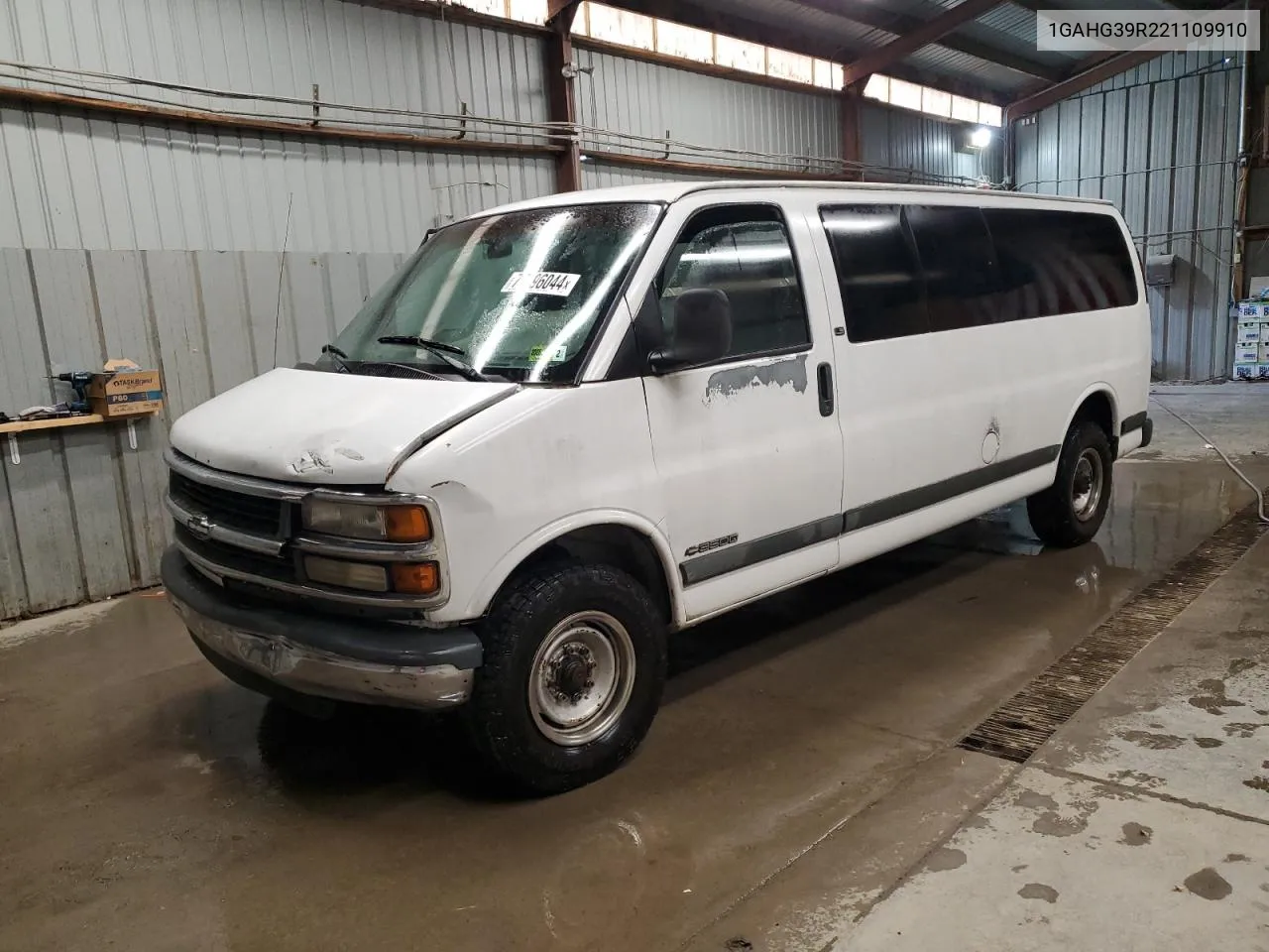 2002 Chevrolet Express G3500 VIN: 1GAHG39R221109910 Lot: 75796044