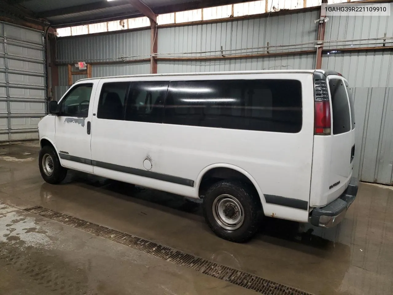 2002 Chevrolet Express G3500 VIN: 1GAHG39R221109910 Lot: 75796044