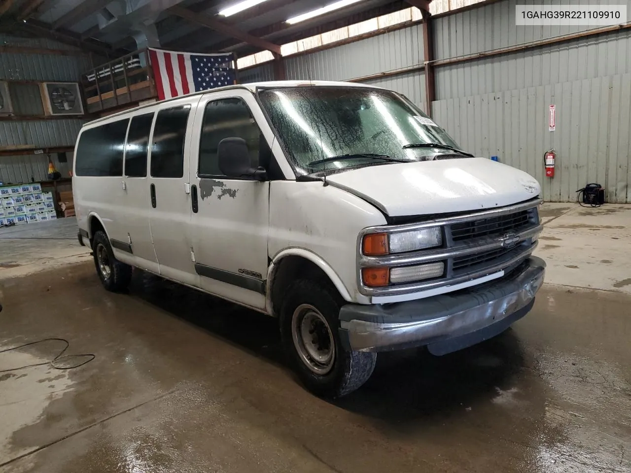 2002 Chevrolet Express G3500 VIN: 1GAHG39R221109910 Lot: 75796044