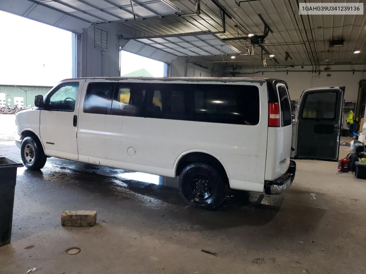 1GAHG39U341239136 2004 Chevrolet Express G3500