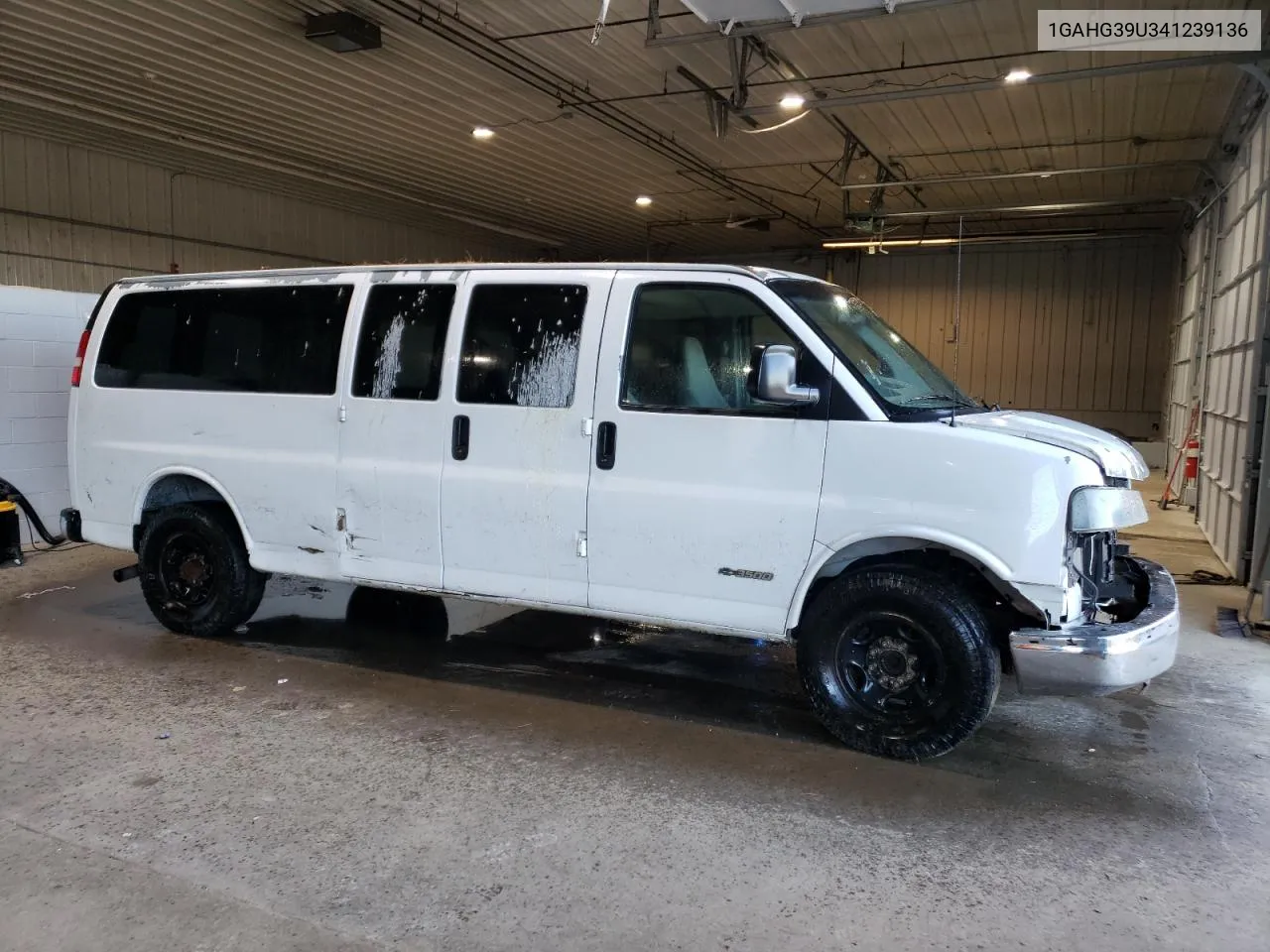 1GAHG39U341239136 2004 Chevrolet Express G3500