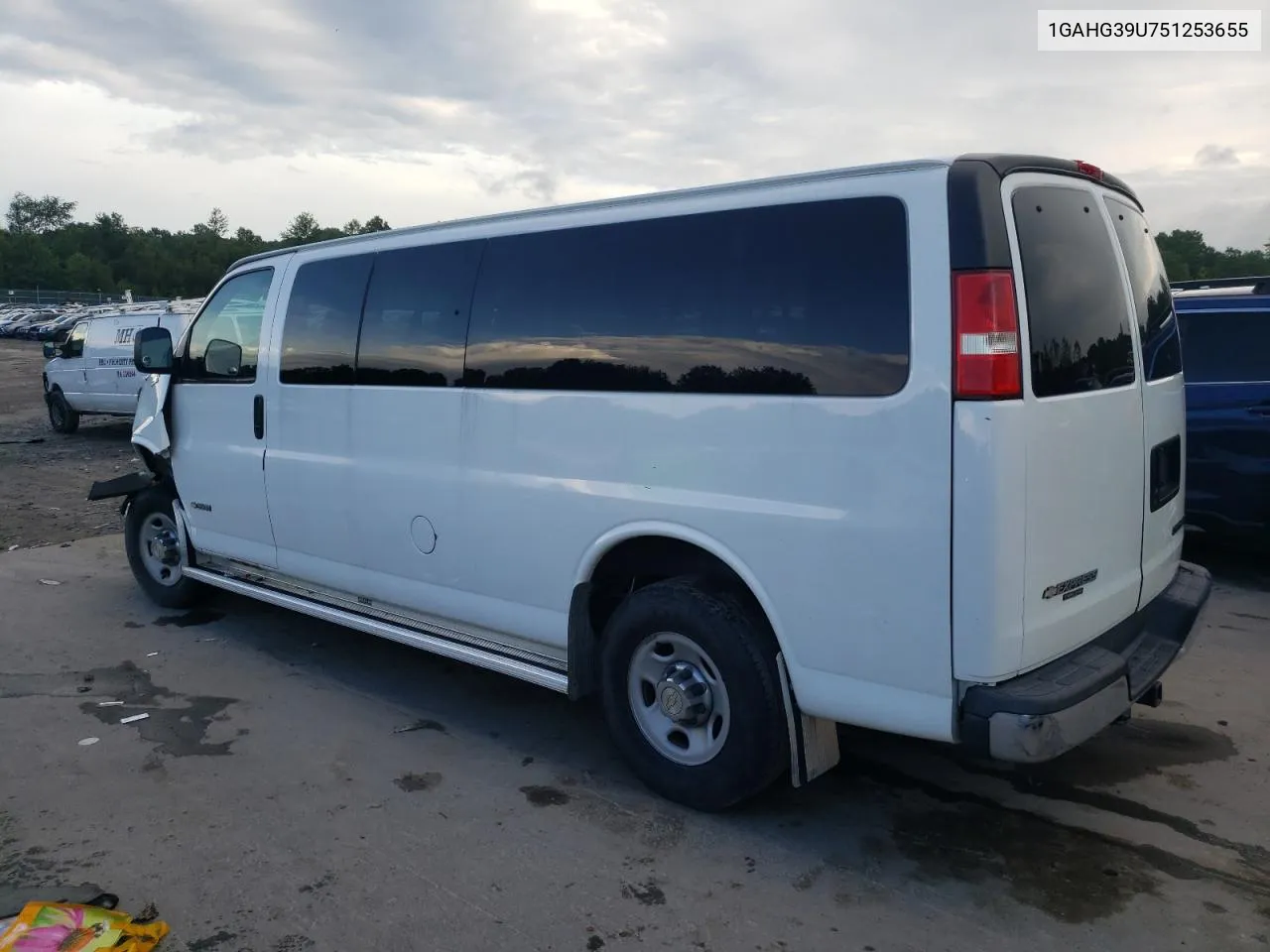 1GAHG39U751253655 2005 Chevrolet Express G3500