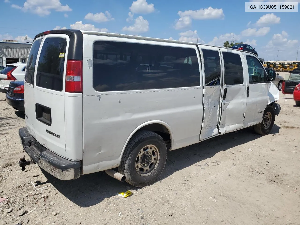 2005 Chevrolet Express G3500 VIN: 1GAHG39U051159021 Lot: 72577044