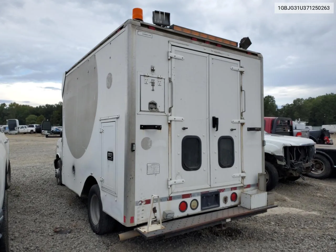 2007 Chevrolet Express G3500 VIN: 1GBJG31U371250263 Lot: 71077864