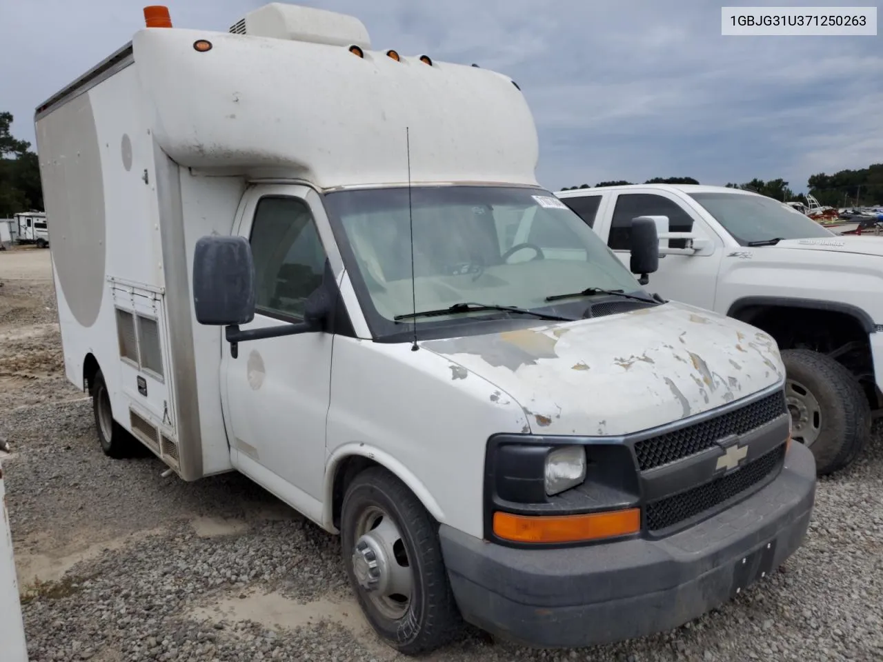 1GBJG31U371250263 2007 Chevrolet Express G3500