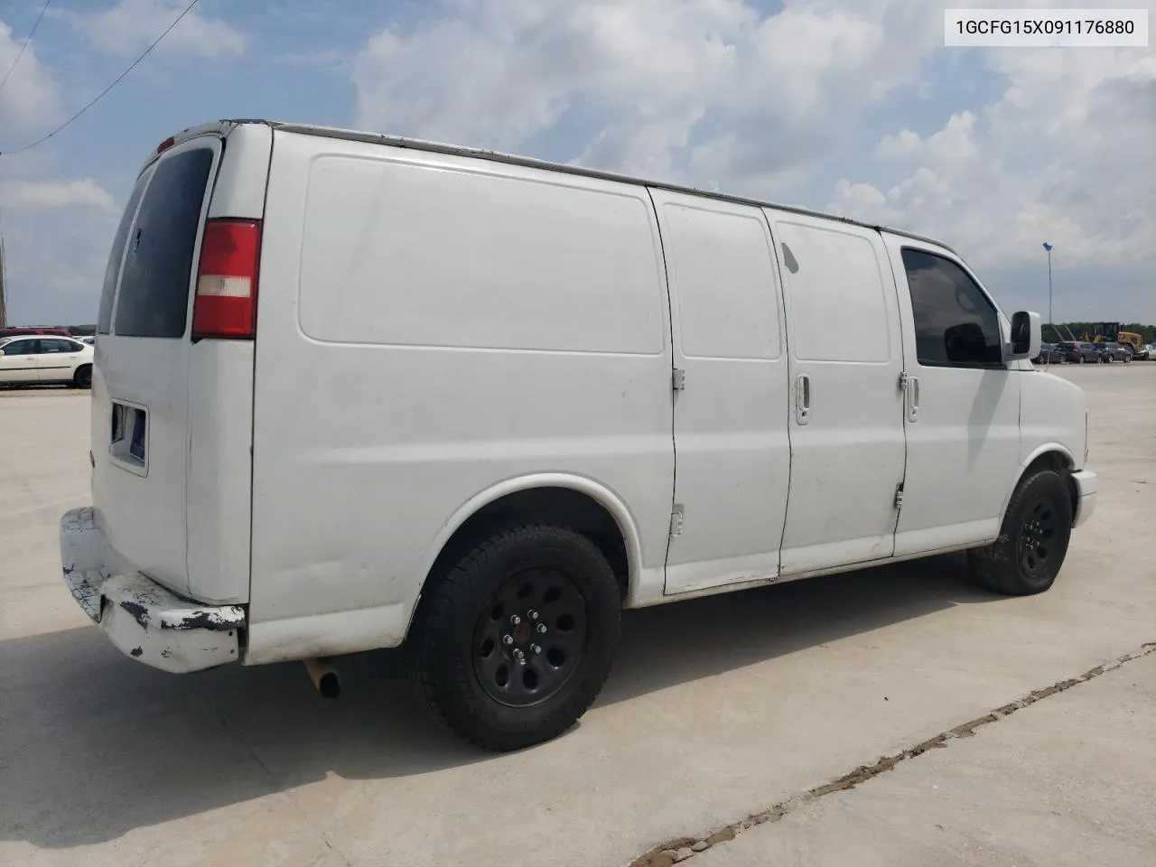 2009 Chevrolet Express G1500 VIN: 1GCFG15X091176880 Lot: 70267444